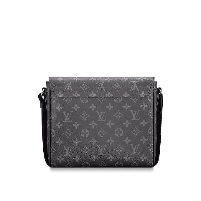 Louis Vuitton District PM M44000