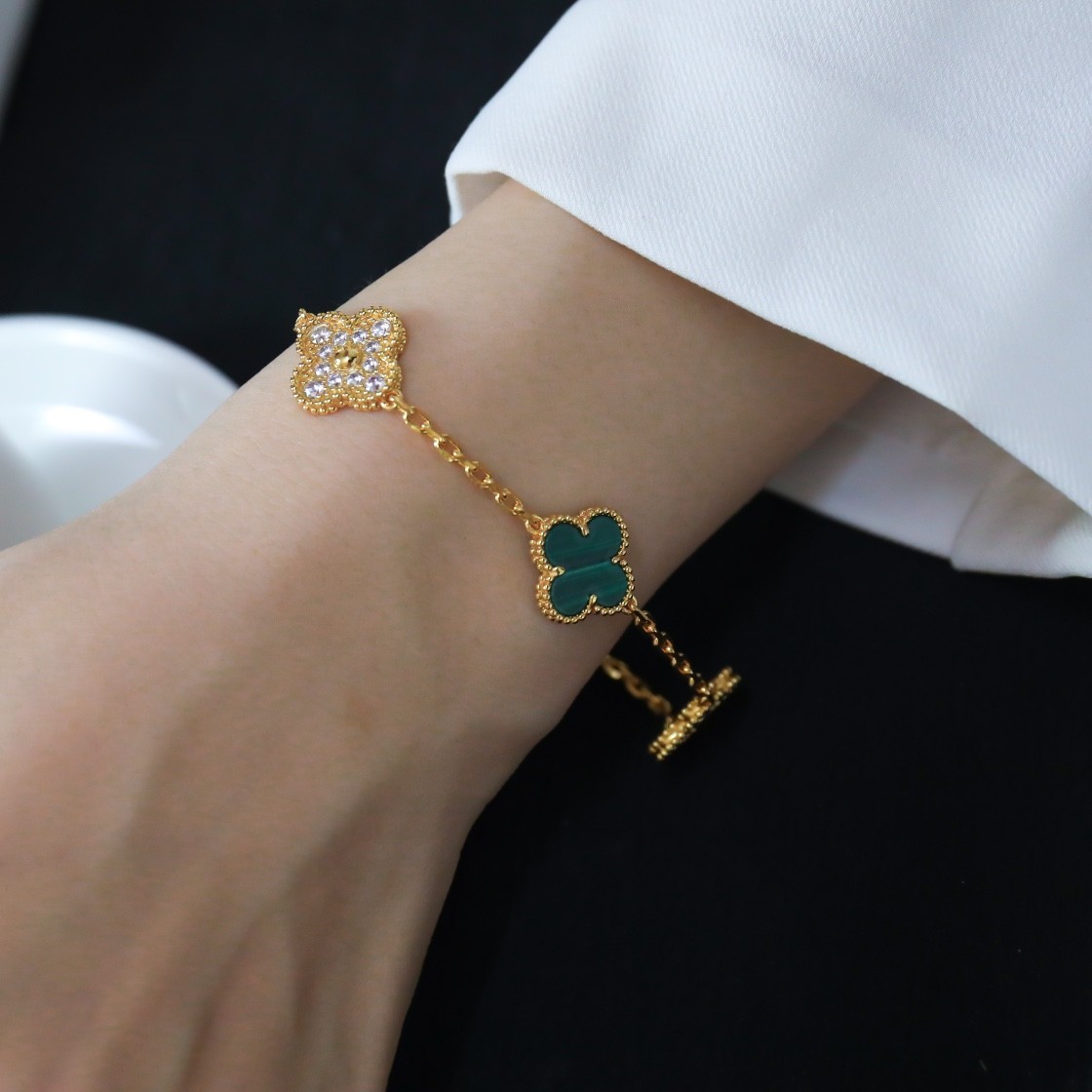 Van Cleef & Arpels Vintage Alhambra bracelet, 5 motifs yellow go