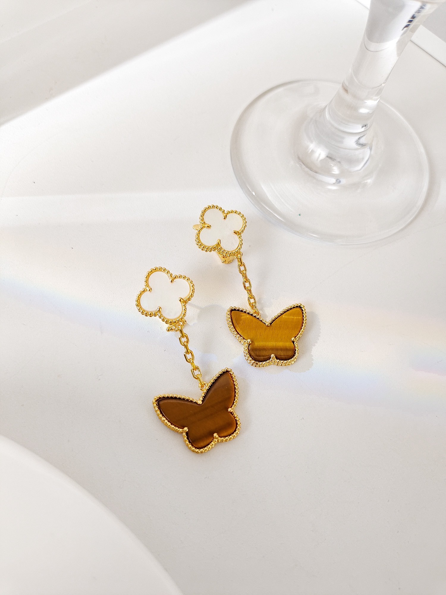 Van Cleef & Arpels Lucky Alhambra Earrings, 2 Motifs