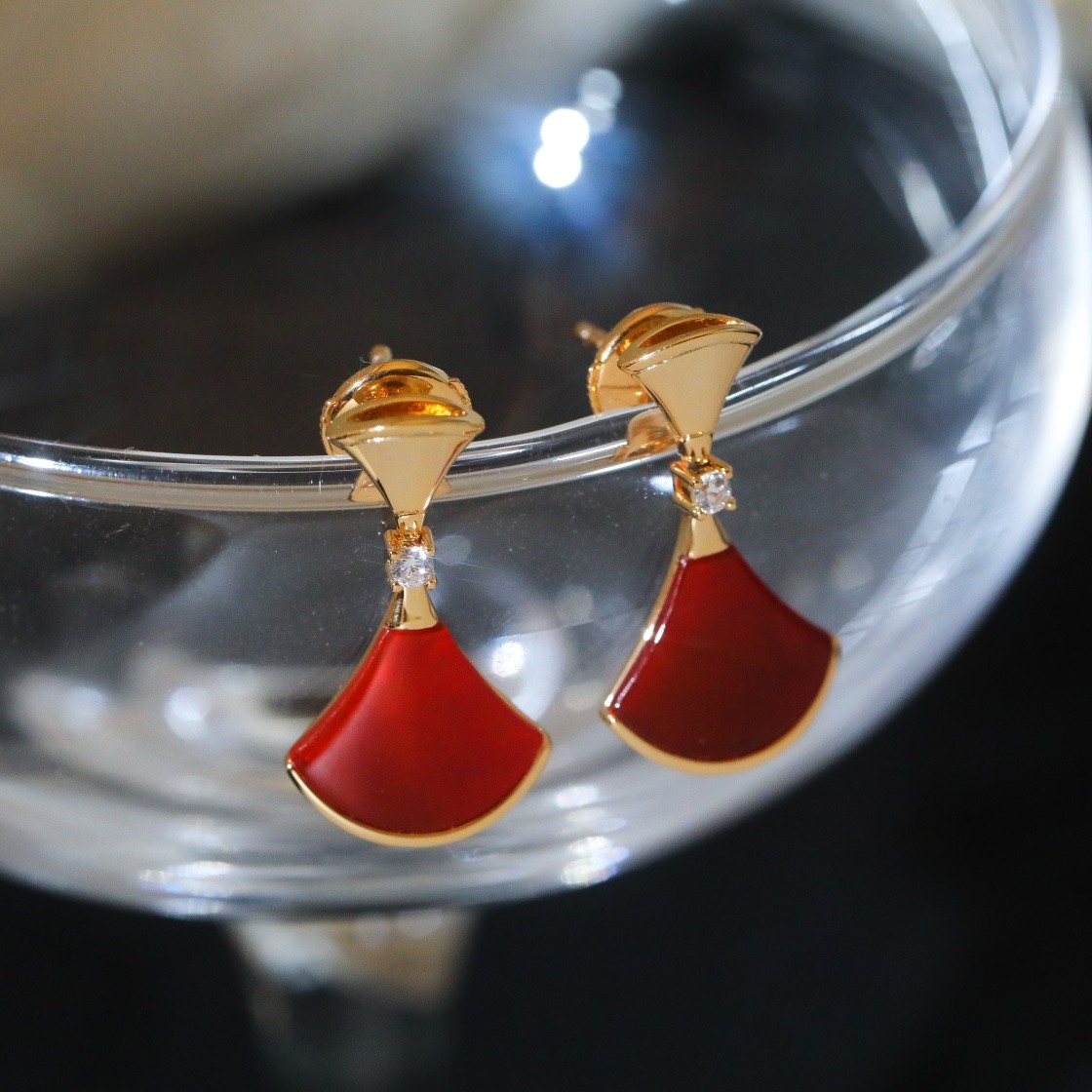 Bulgari Diva's DREAM Earrings Rose Gold With Carnelian and Diamo