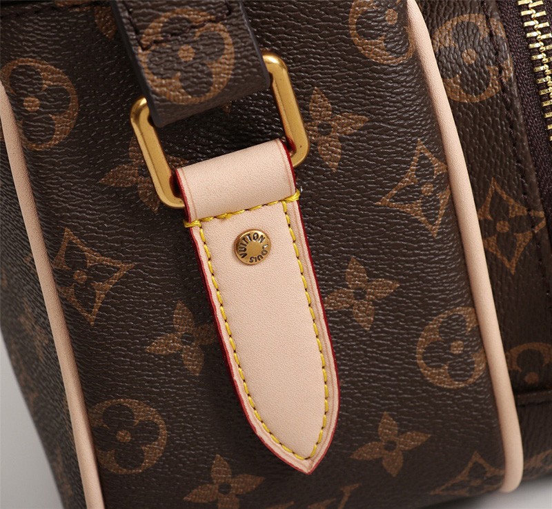 Louis Vuitton M44937 New Camera Bag