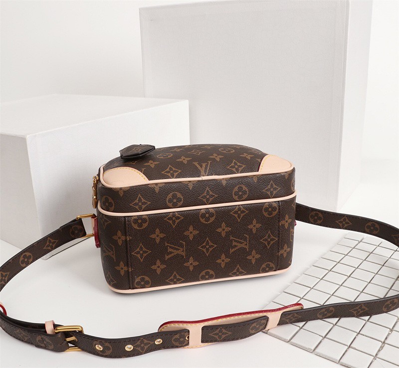 Louis Vuitton M44937 New Camera Bag